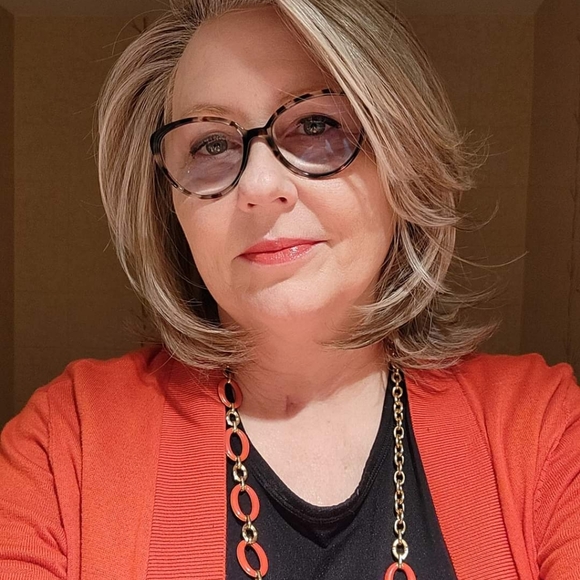 Meet your Posher, Mary - Picture 1 of 1